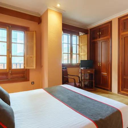 Hotel Castanos