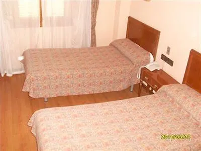 Hotel Castanos 2*