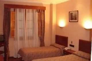 Hotel Castanos